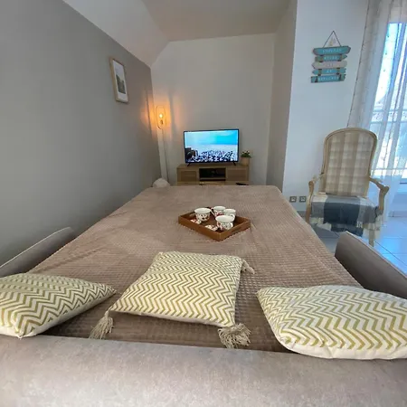 Apartment Le Paillette T2 400 M De La *