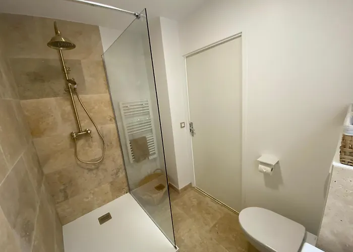 Le Paillette T2 400 M De La Appartement